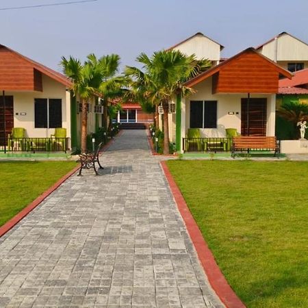 New Mouchak Hotel & Resorts Tajpur Bagian luar foto